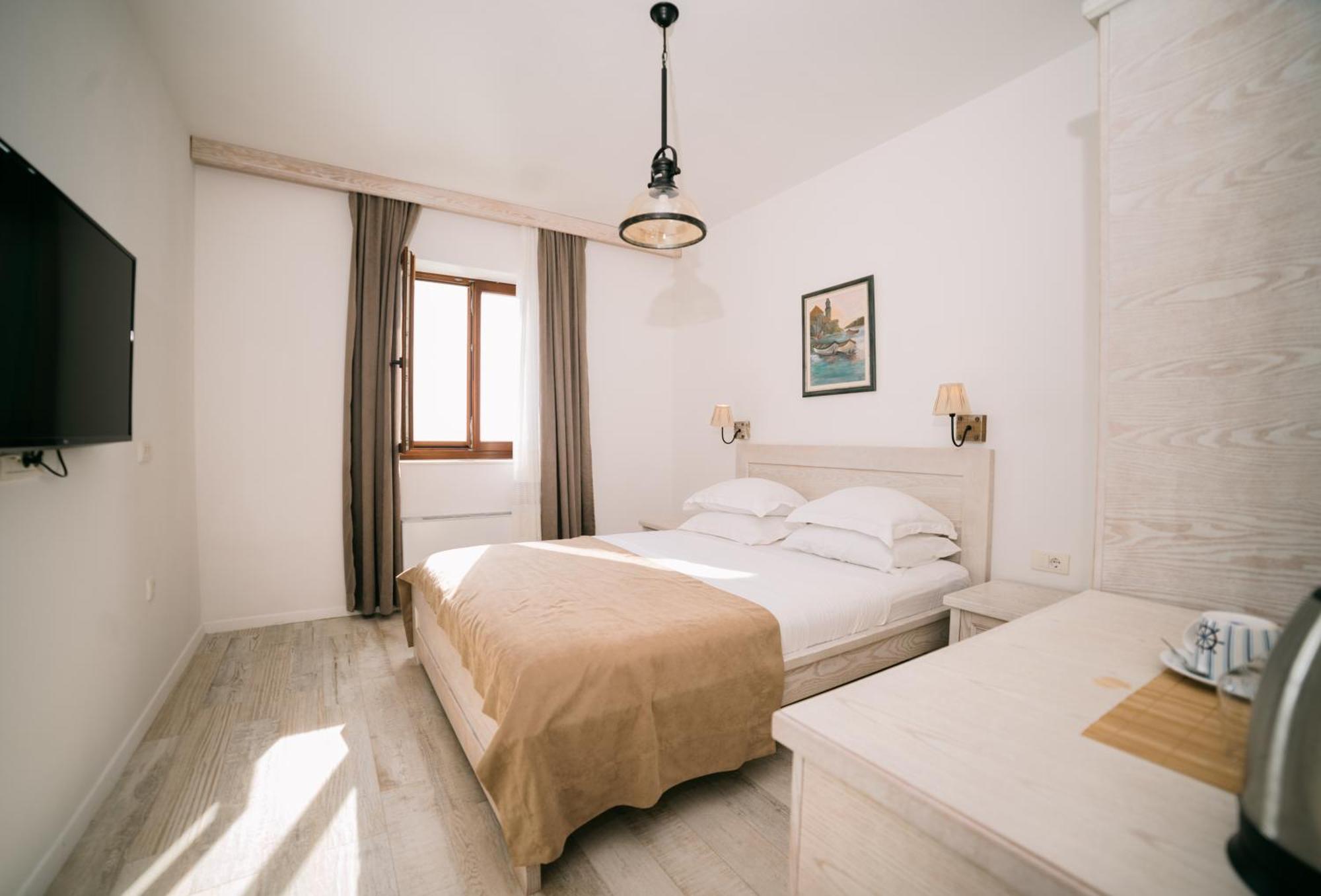 Hotel Pirate Old Town Ulcinj Exterior foto